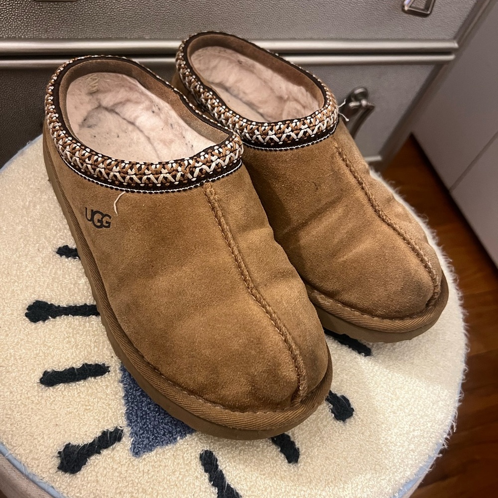 UGG Beige Suede Slip-On Footwear size 4 kids